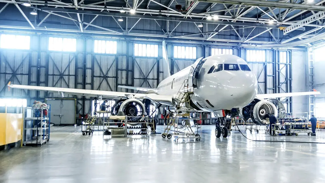 Air cleaning for hangars and workshops