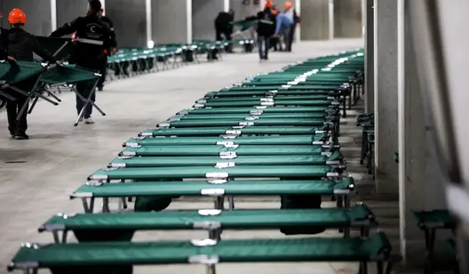 Ventilation for emergency rescue shelters