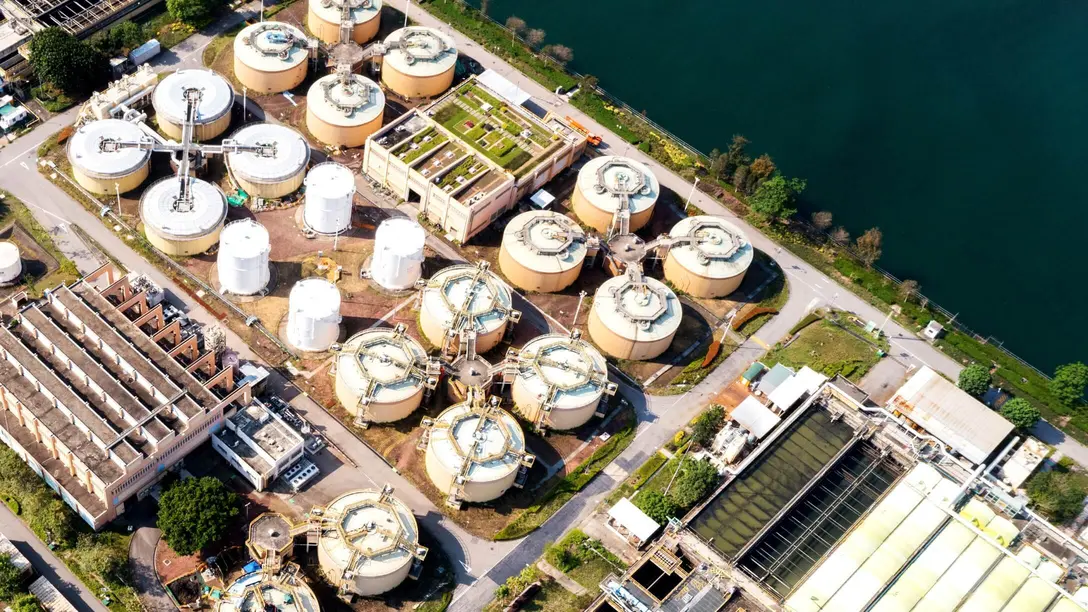 Humidity control and drying for desalination plants