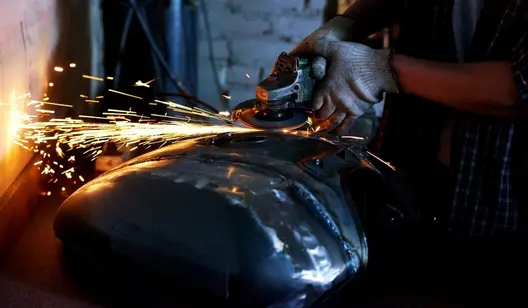 Purification de l'air pour les équipes de maintenance des transports et de la logistique