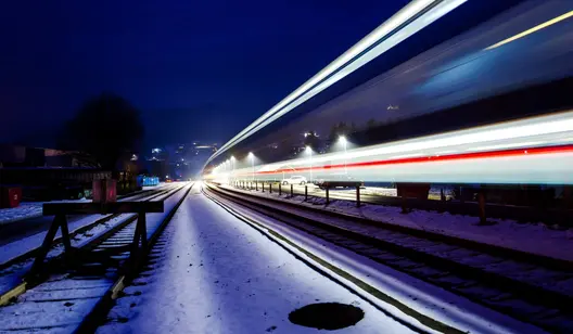 Chauffage pour le dégivrage des trains et des voies ferrées
