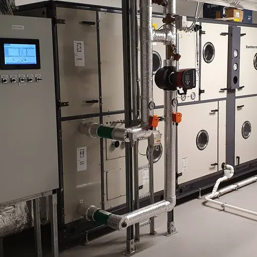 Installation de la piscine commerciale Dantherm DanX XWPRS