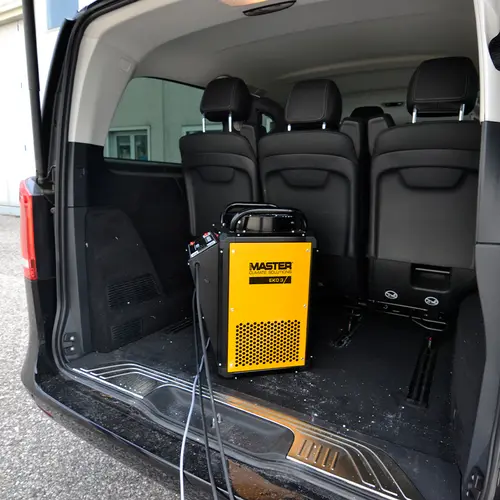 Master EKO 3 à l'arrière d'une camionnette