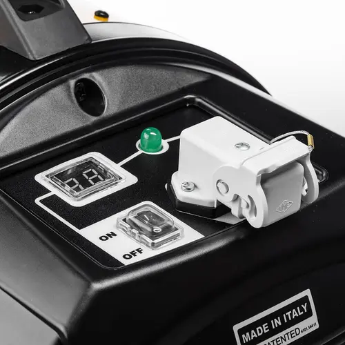 Master XL 61 close up2 web