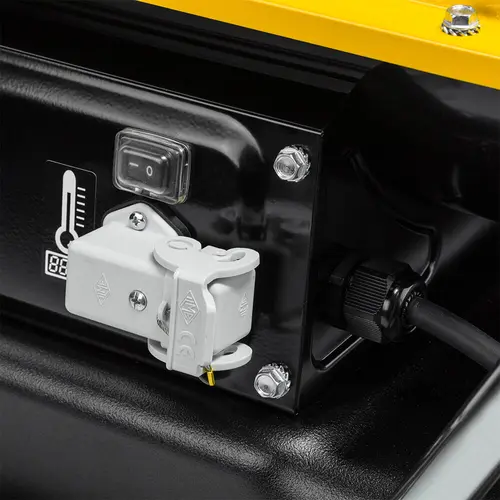 MASTER B 150 close up1 web